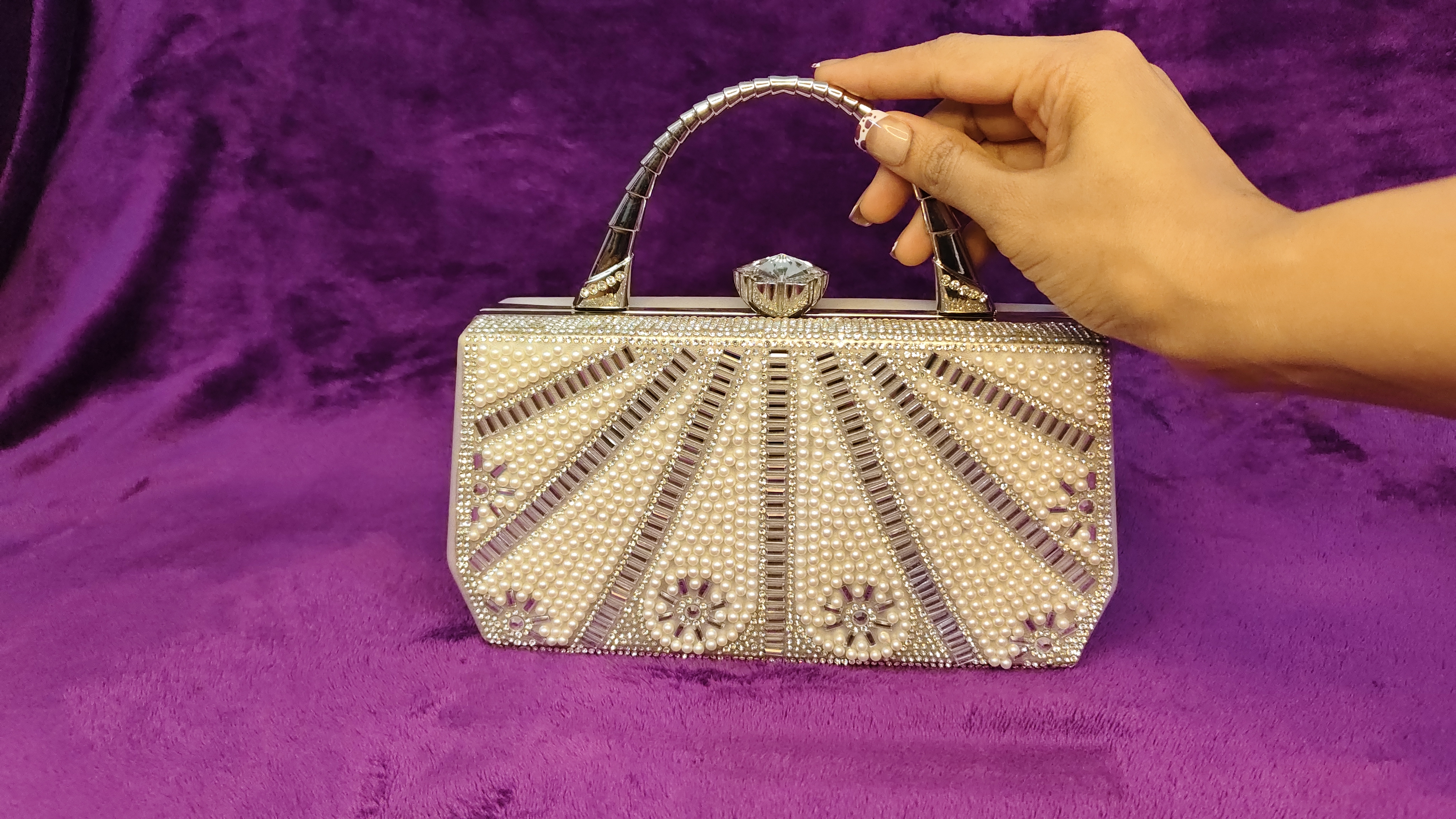 Regal Pearl Clutch thumbnail 2