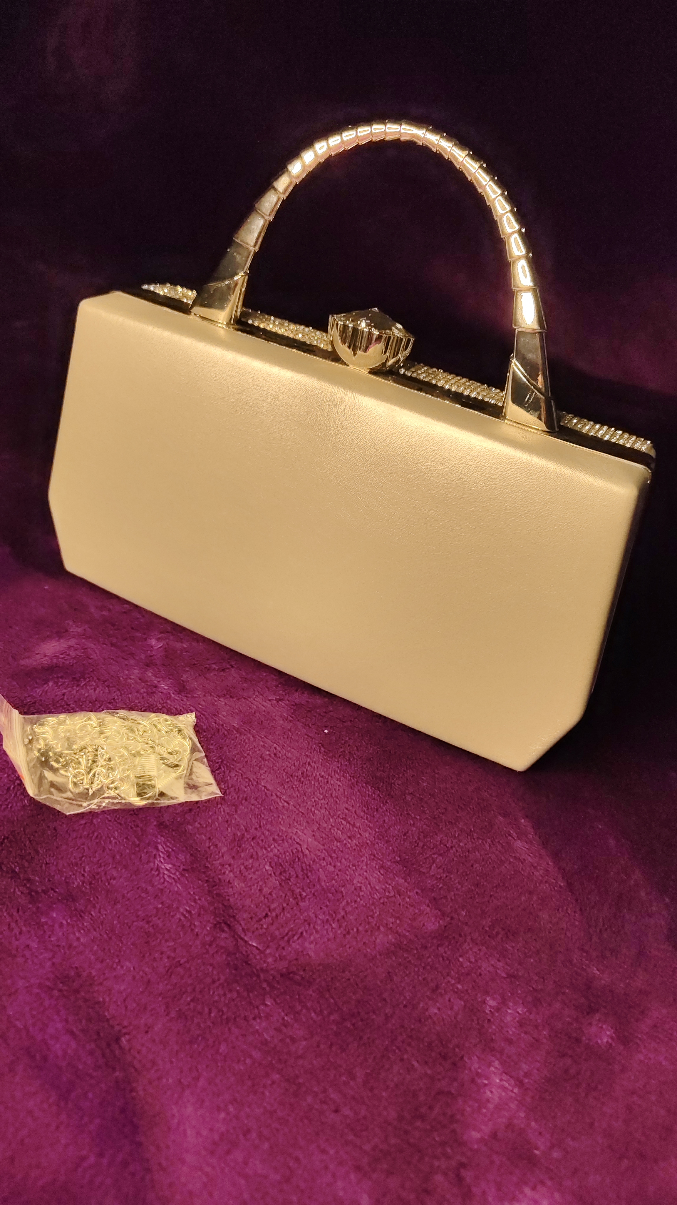Regal Pearl Clutch thumbnail 8