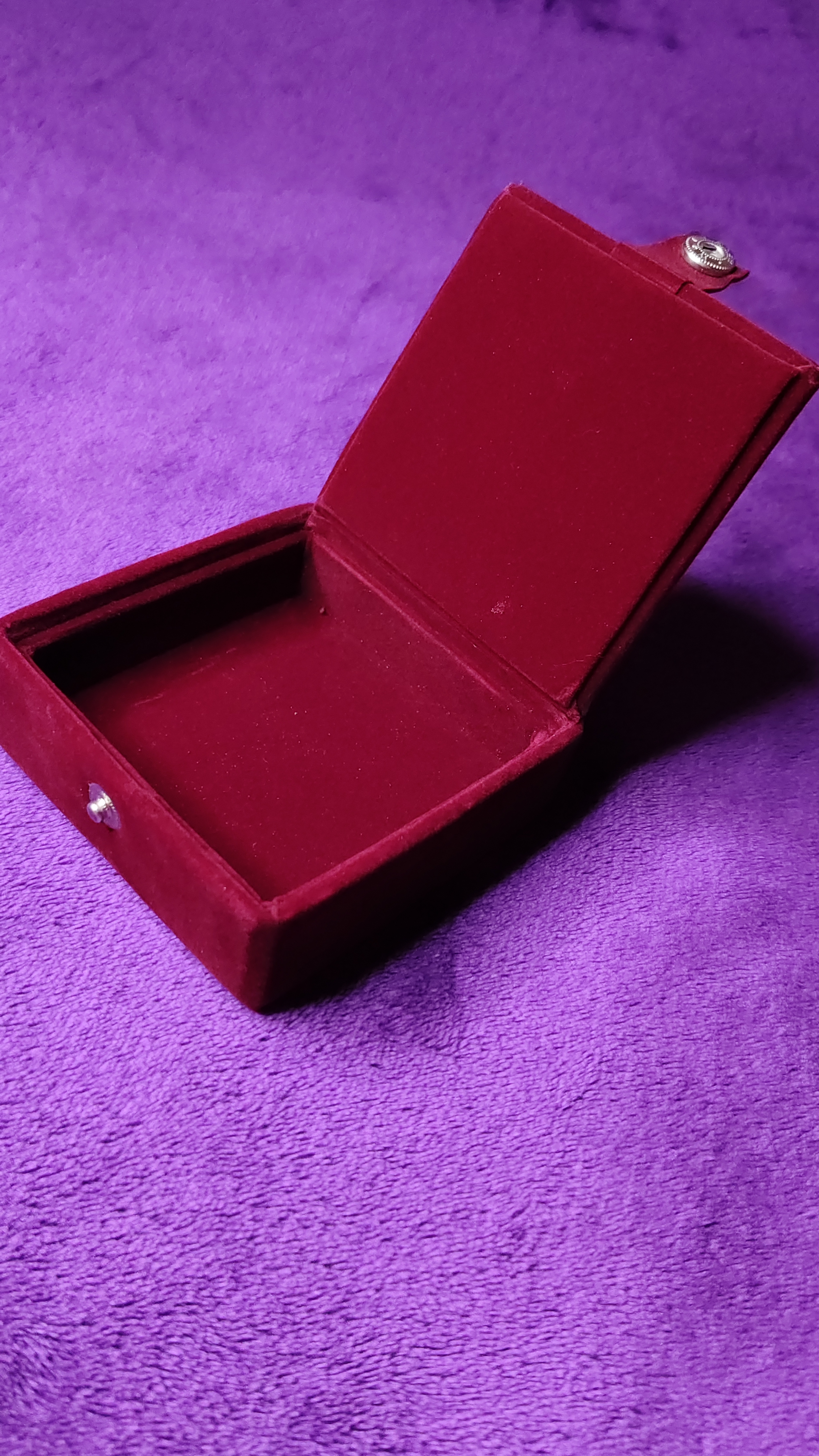 Red Velvet Gift Box thumbnail 7