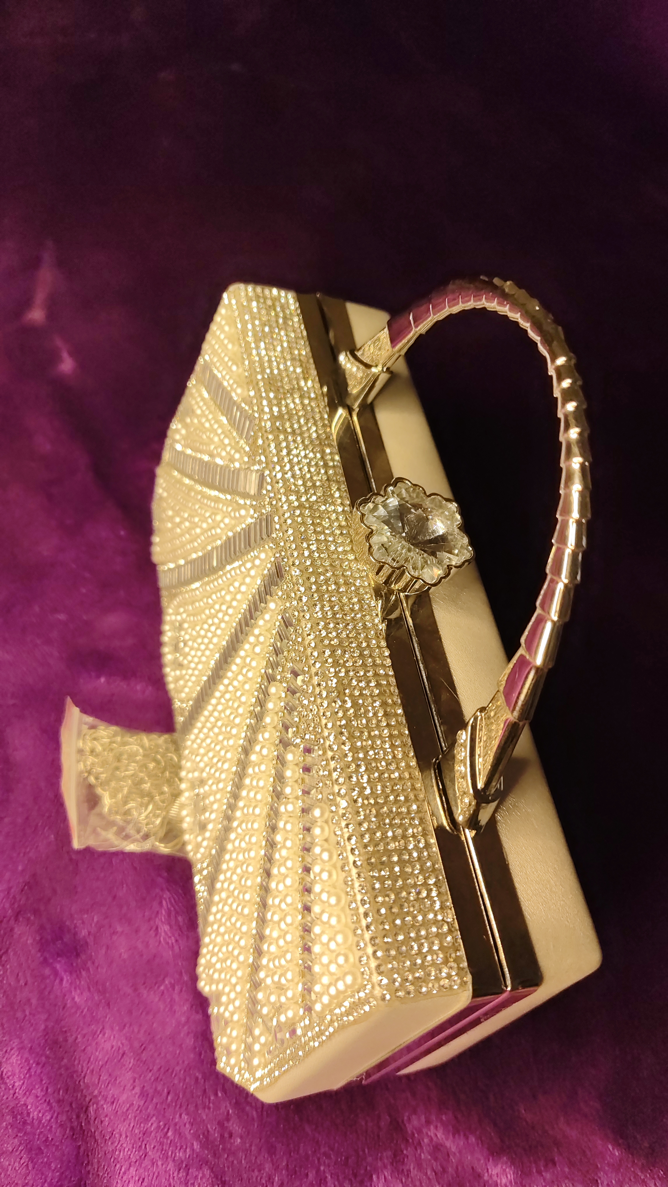 Regal Pearl Clutch thumbnail 6