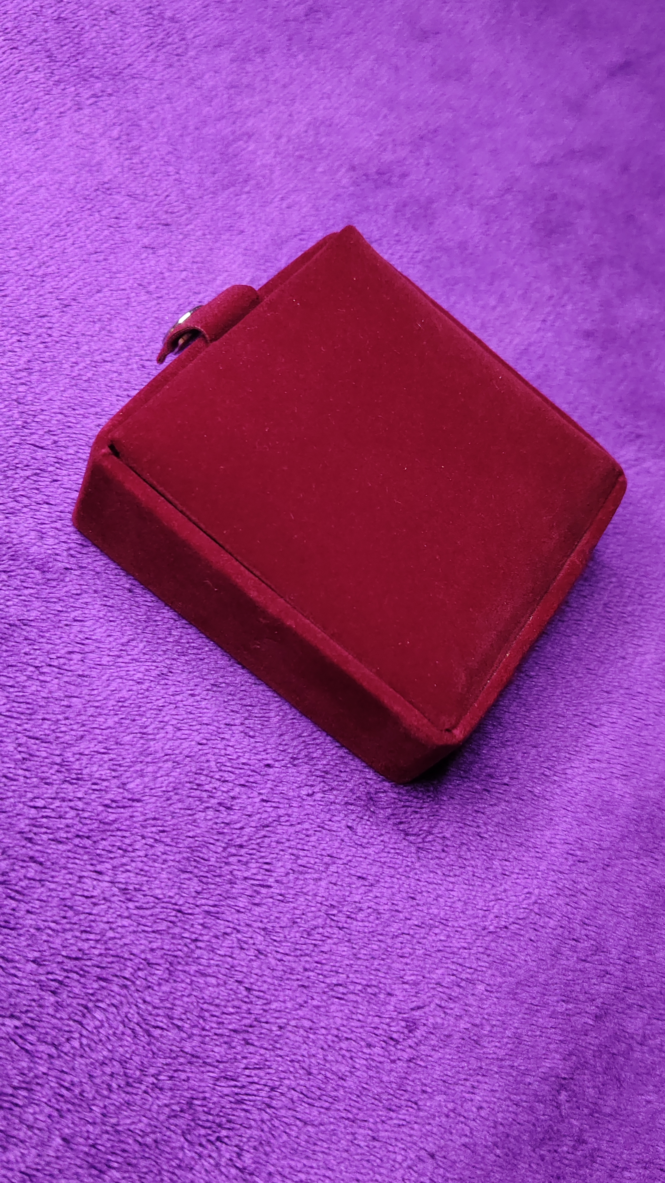Red Velvet Gift Box thumbnail 5