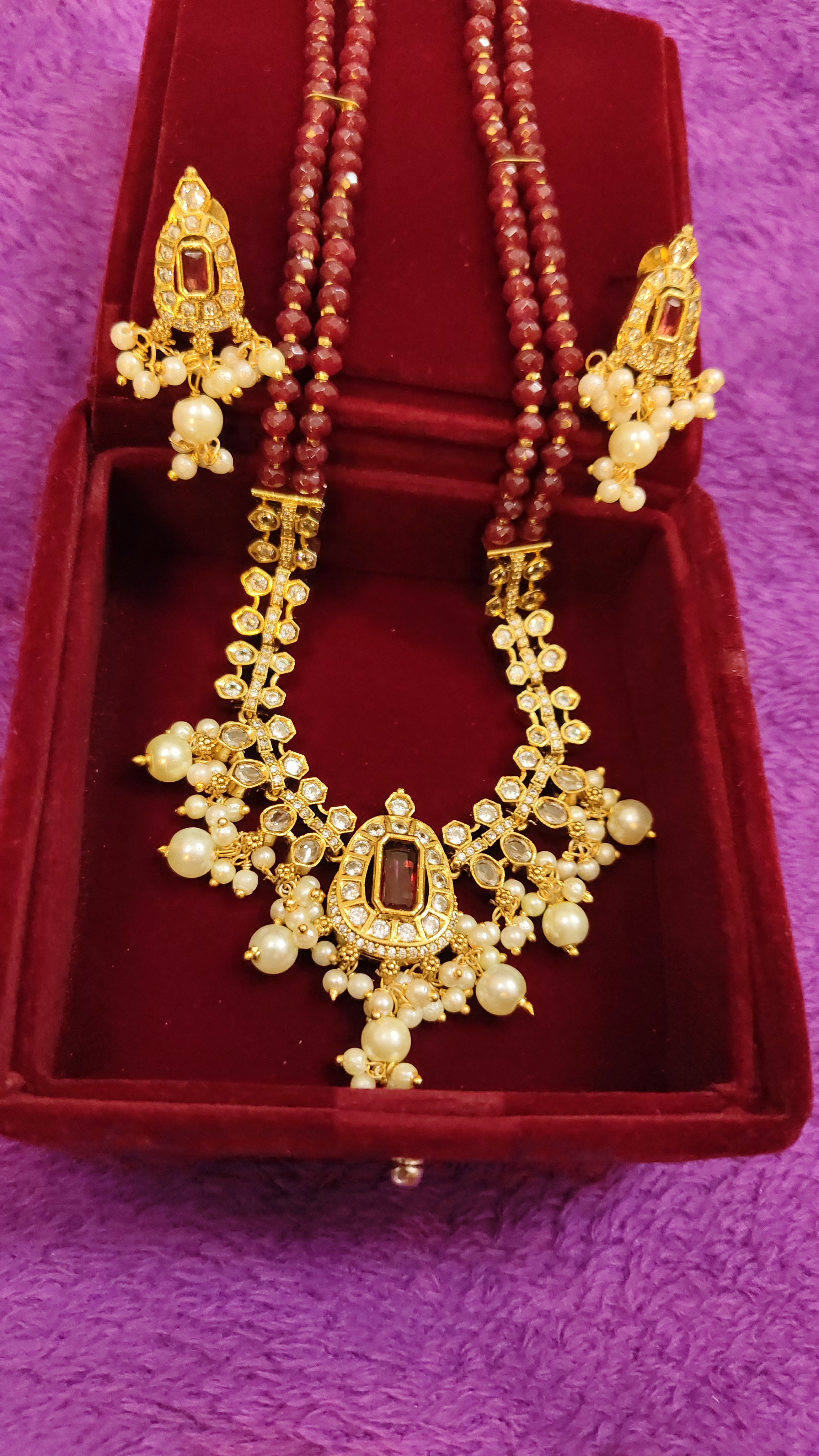 Regal Kundan & Ruby Set With Luxury Velvet Box thumbnail 3