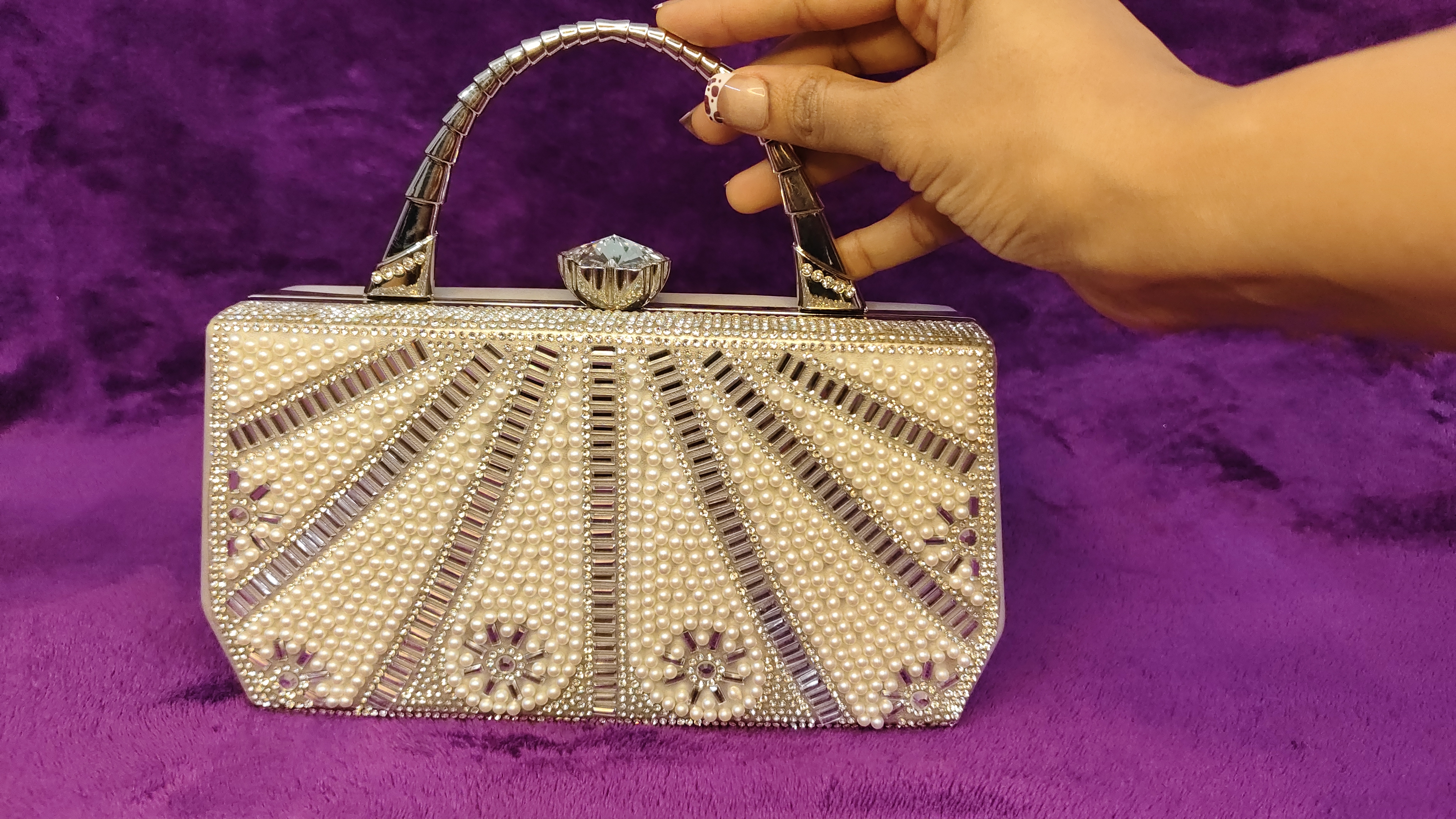 Regal Pearl Clutch thumbnail 3