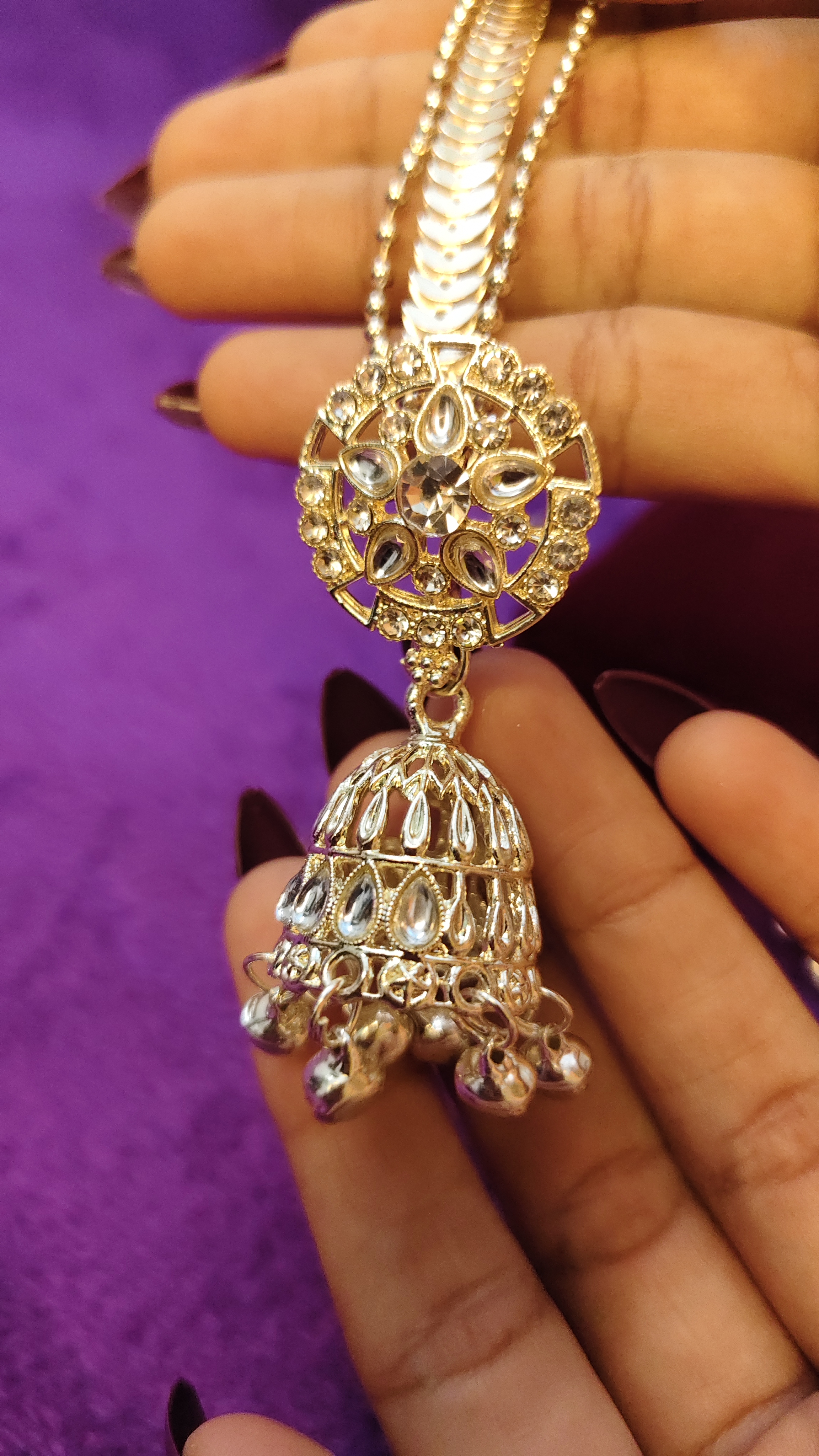 Royal Bloom Jhumka With Velvet Box thumbnail 8