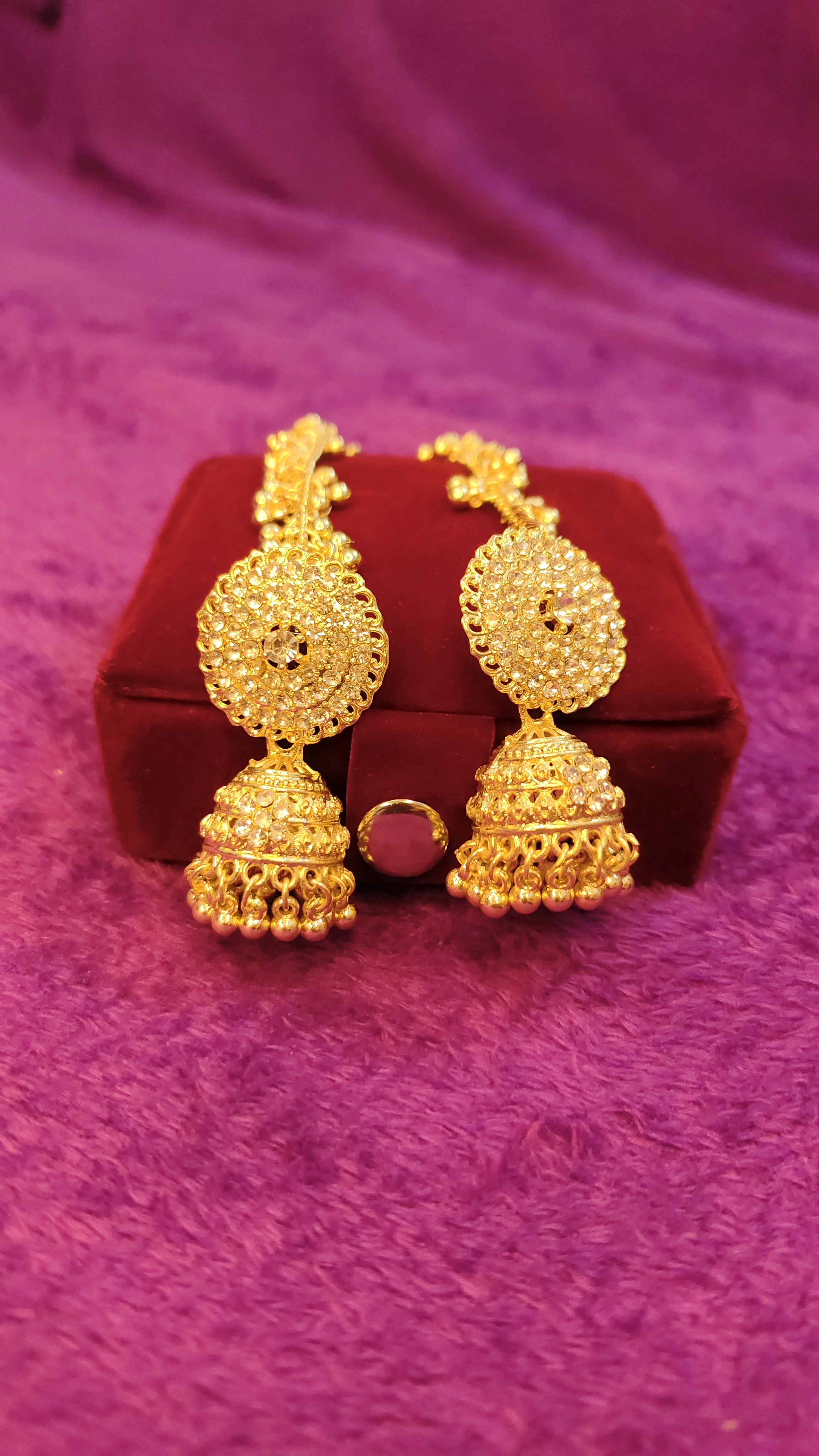 Maharani Jhumka With Velvet Box - Image 1
