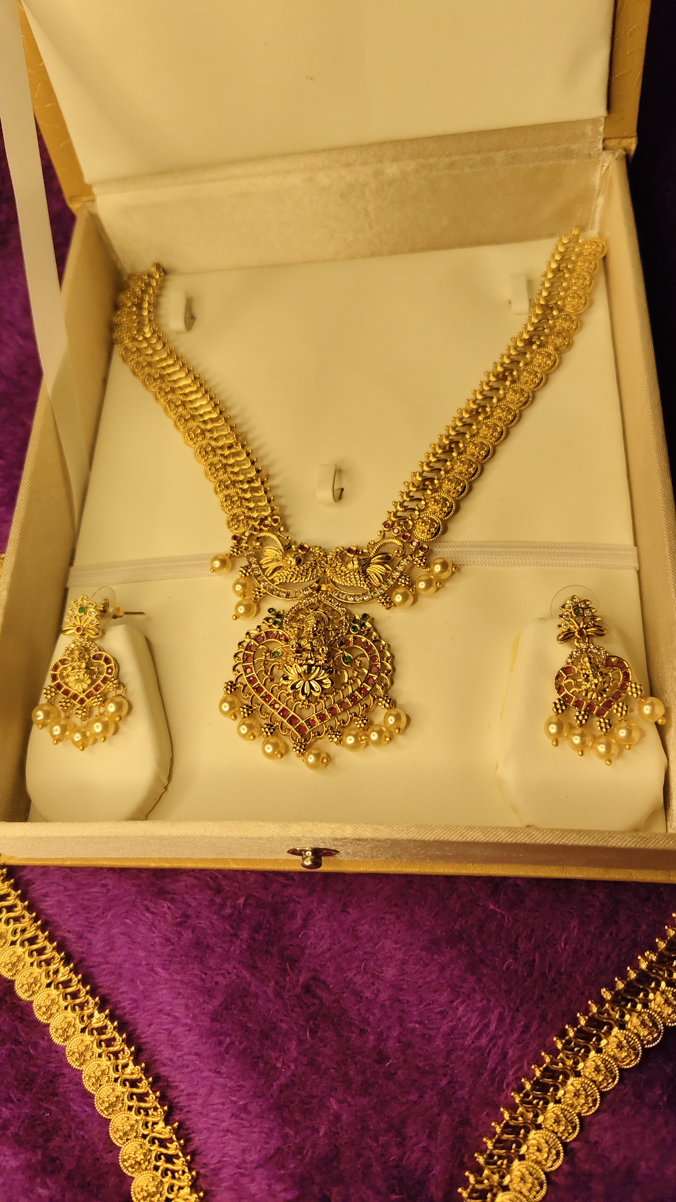 Premium Laxmi Bridal Set thumbnail 3